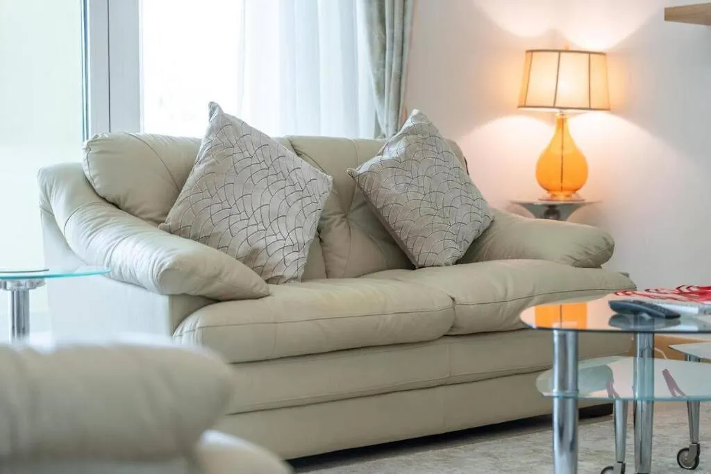 Apartment First Class 2Br Cozy Beachfront Escape Dubai