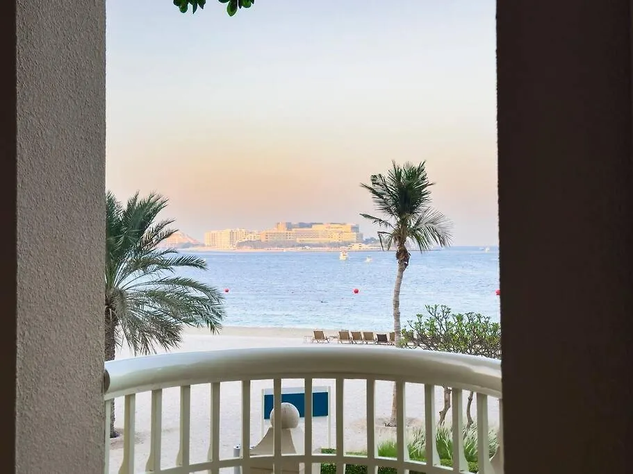 First Class 2Br Cozy Beachfront Escape Dubai 0*,