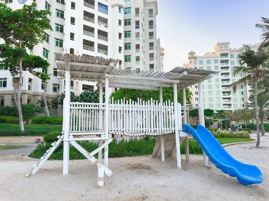 First Class 2Br Cozy Beachfront Escape Dubai